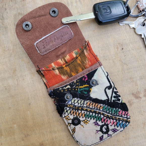 🌎👽 Free People Boho Embroidered Repurposed vtg banjara hippie Wallet card case - Picture 5 of 16